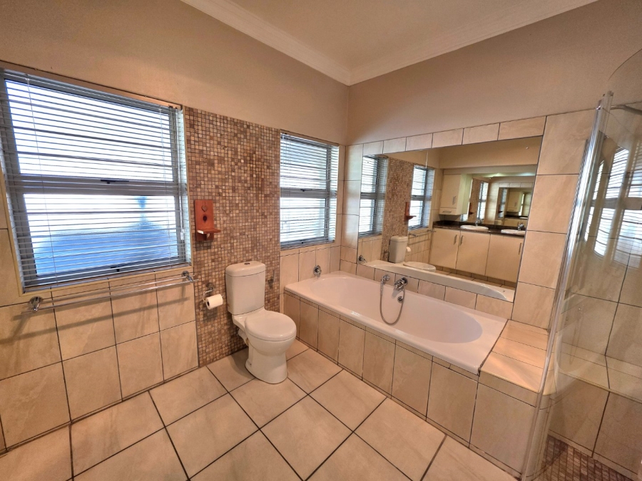 5 Bedroom Property for Sale in Eureka Free State